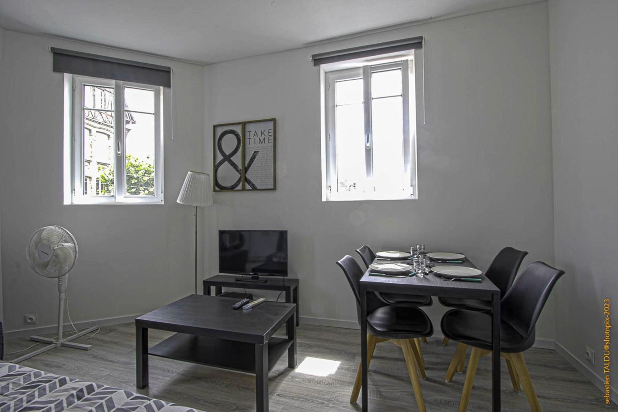 Cosyrouen Gare Apartment Bagian luar foto